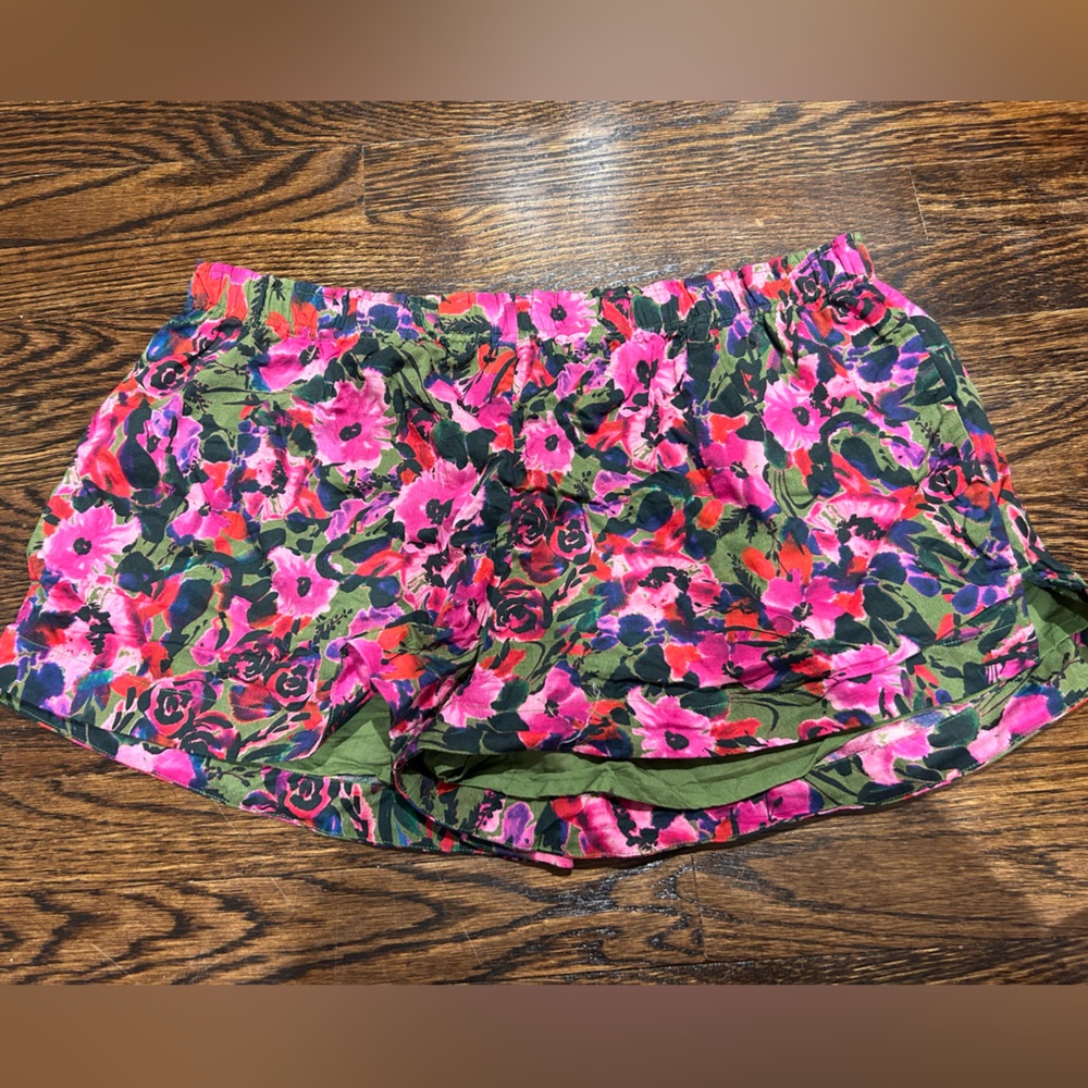 Something Navy flower printed shorts